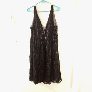 Lace, sleeveless, knee length dress